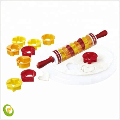 9pcs cake mould with rolling pin